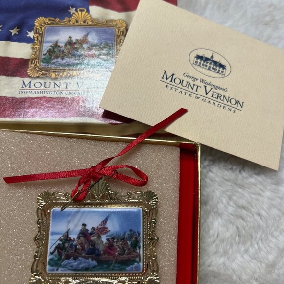 Mount Vernon 1995 Christmas Ornaments Set In Gift Box - Picture 3 of 7